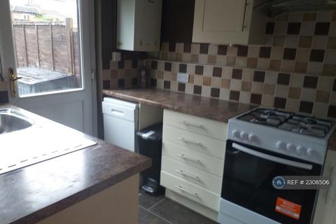 3 bedroom terraced house to rent, Willow Tree Glade, Calcot, Reading, RG31