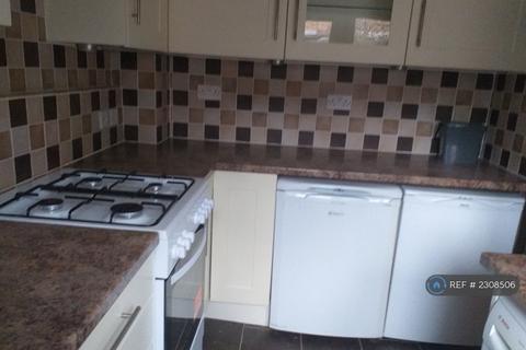 3 bedroom terraced house to rent, Willow Tree Glade, Calcot, Reading, RG31