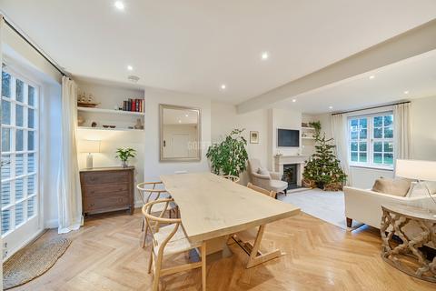 undefined, Hampstead Garden Suburb NW11