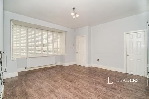3 bedroom semi-detached house to rent, West Green, Middleton, M24