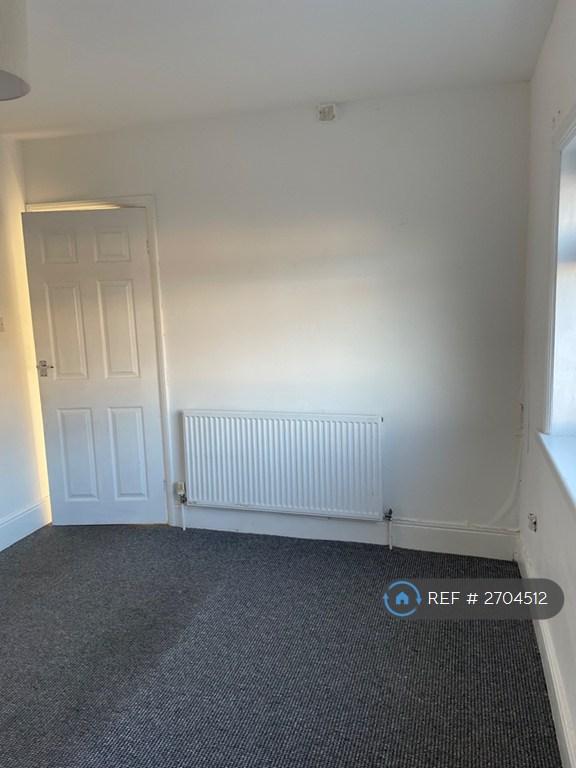 Rear Main Bedroom