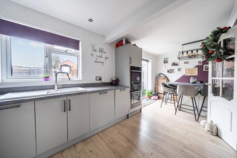 undefined, Rushmoor Gardens, Calcot, Reading
