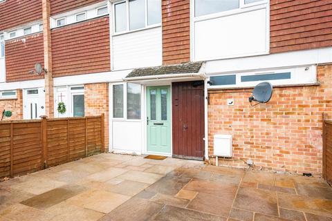 2 bedroom maisonette for sale - Marston Drive, Farnborough GU14