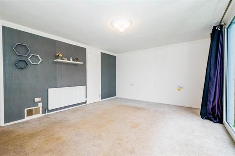 2 bedroom maisonette for sale, Marston Drive, Farnborough GU14