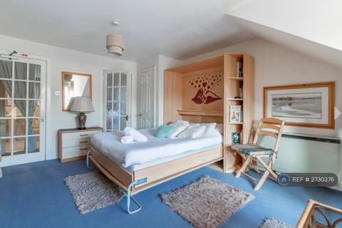 1 bedroom flat to rent, Rose Street, Edinburgh, EH2
