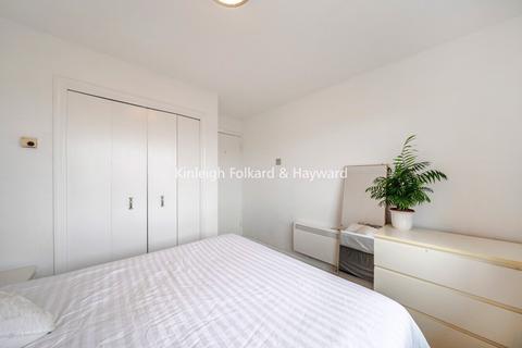2 bedroom flat to rent, Crowthorne Close, London, SW18