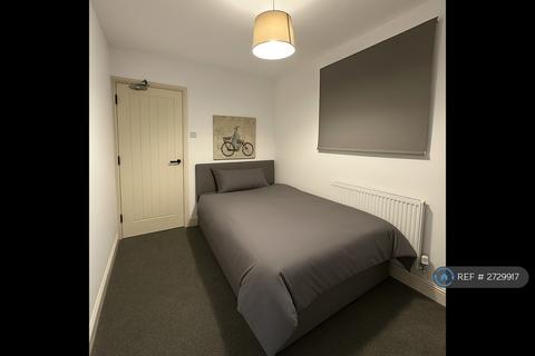 1 bedroom in a house share to rent, Upper Luton Road, Chatham, ME5