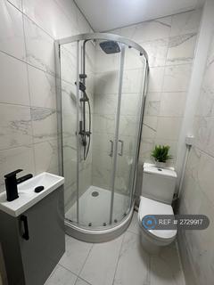 1 bedroom in a house share to rent, Upper Luton Road, Chatham, ME5