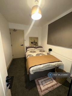 1 bedroom in a house share to rent, Upper Luton Road, Chatham, ME5
