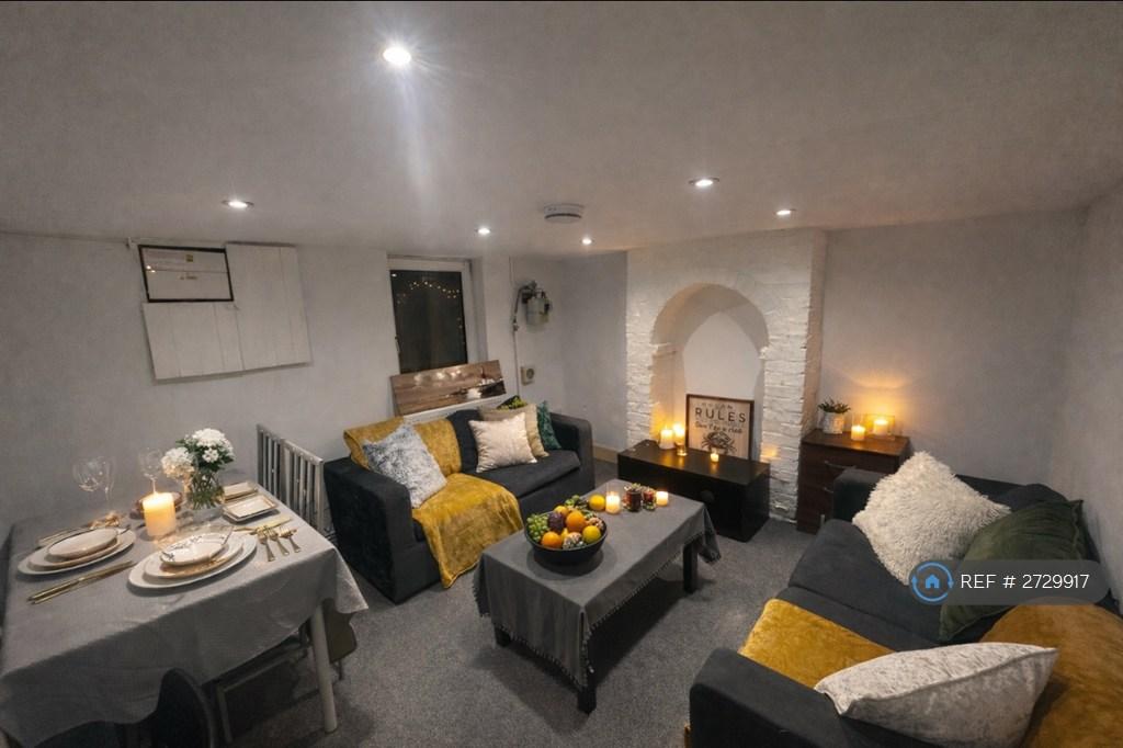 Shared Cosy Living Room
