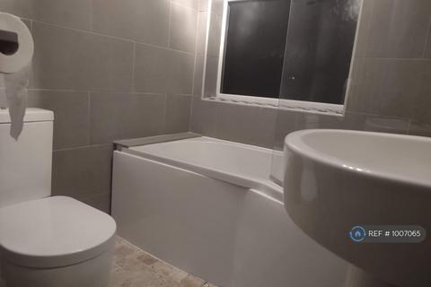 3 bedroom semi-detached house to rent, Granville Avenue, Feltham, TW13