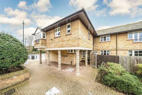 Walpole Road, Teddington TW11