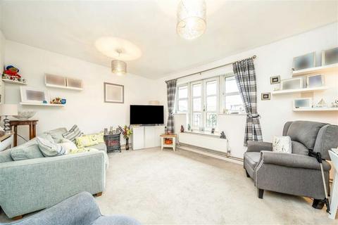 undefined, Walpole Road, Teddington TW11
