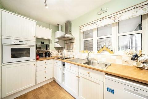 undefined, Walpole Road, Teddington TW11
