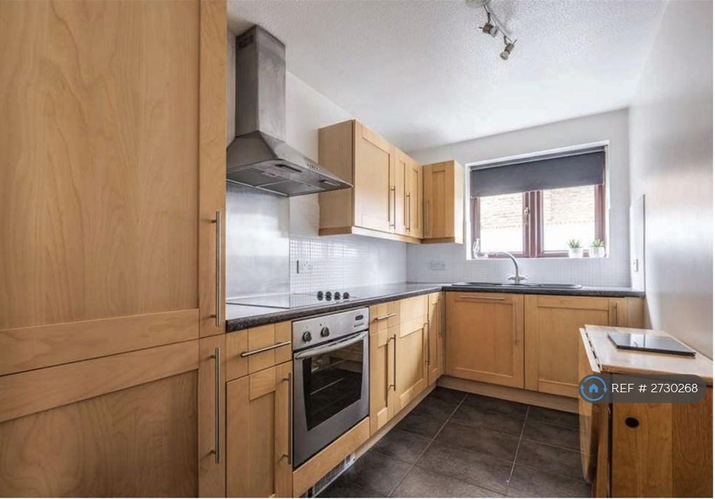 Fully Fitted Kitchen