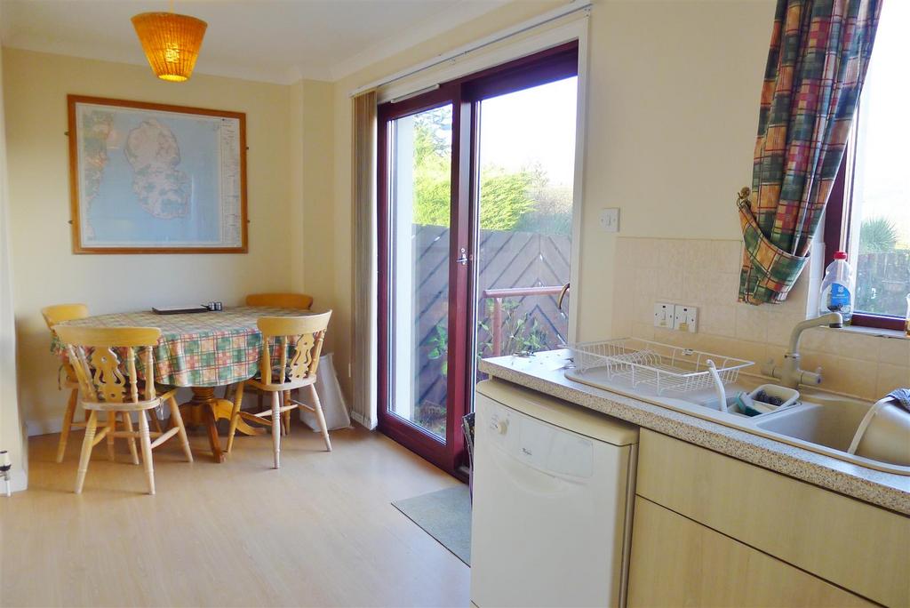 Kitchen / dining room