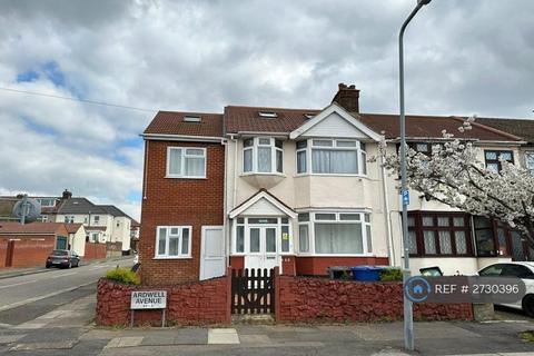 1 bedroom in a house share to rent, Ardwell Avenue, Ilford, IG6