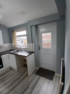 2 bedroom terraced house to rent, Albion Street , Radcliffe M26