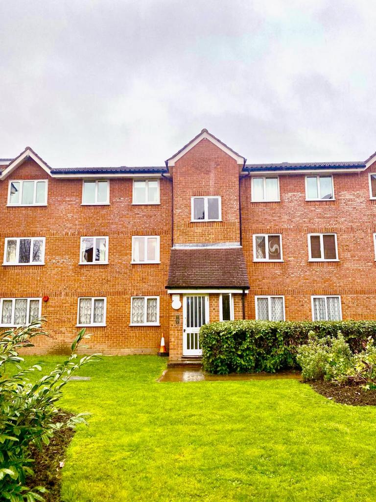 Ground Floor Flat 2 Bedroom Flat at , Courtland C