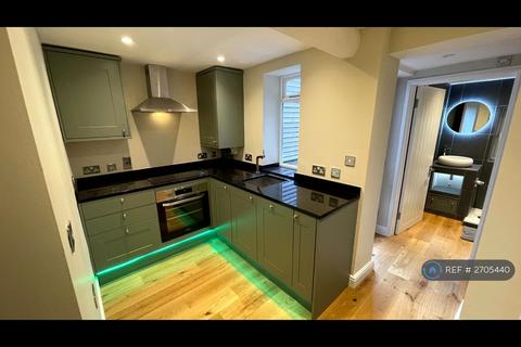 2 bedroom end of terrace house to rent, London Road, Marlborough, SN8
