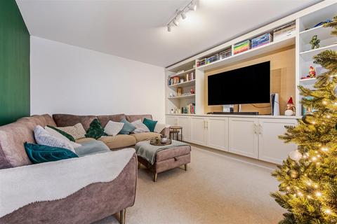 undefined, Roemead Drive, Yapton