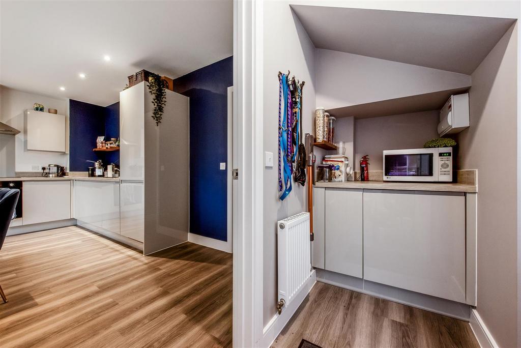 Kitchen/Utility Room