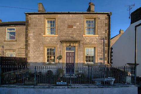 undefined, Tideswell