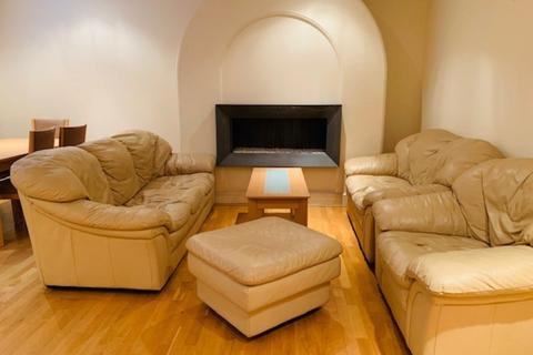 undefined, Purley CR8