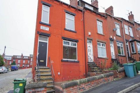 1 bedroom in a house share to rent, Wetherby Grove (Room 4), Leeds LS4
