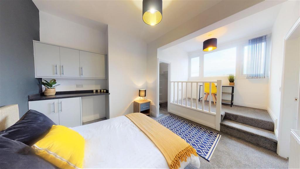 61-Kirkgate-Room-6-11152021 102351.jpg