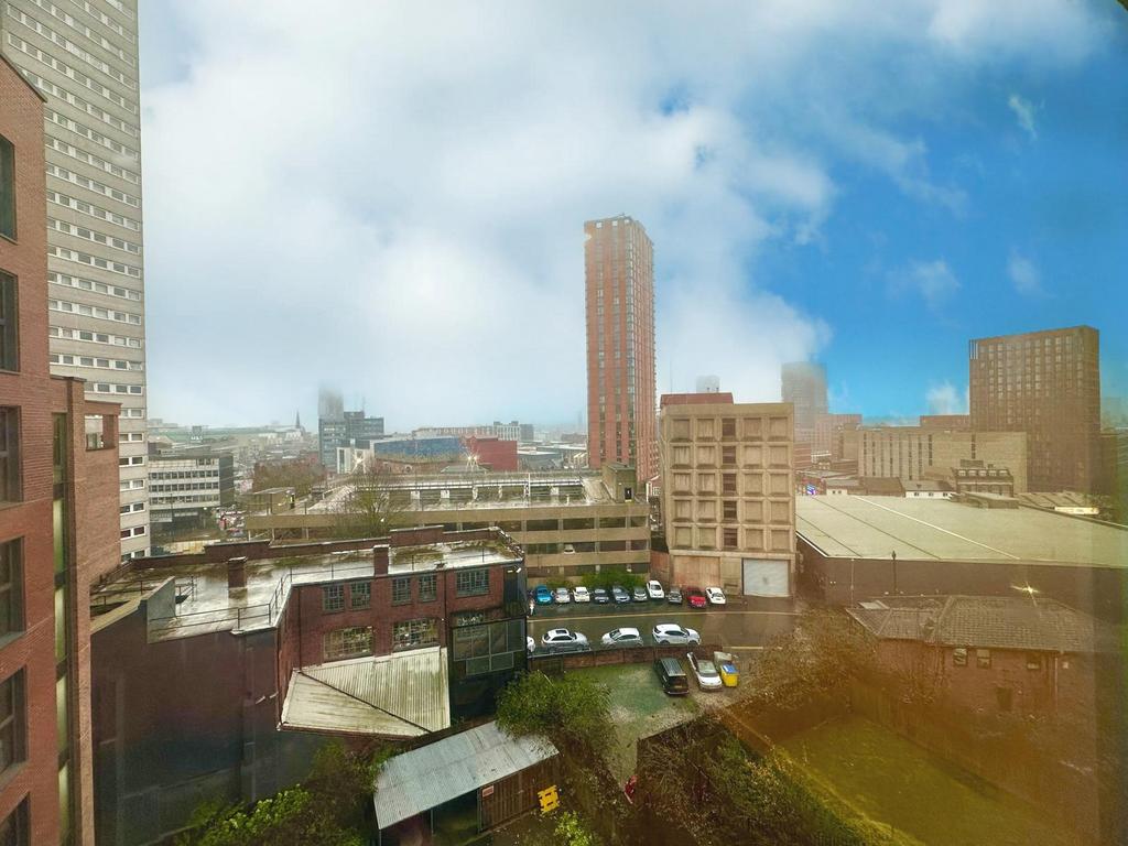 Luxury 2-Bed, 2-Bath Apartment in The Axium – P