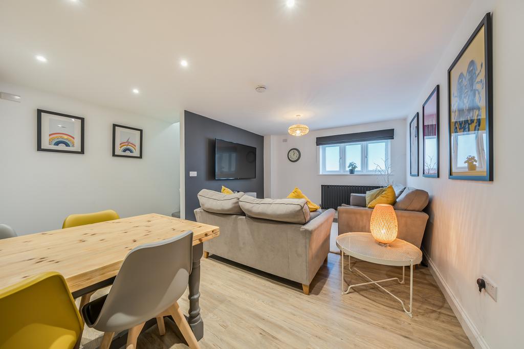 Sitting / Family Room