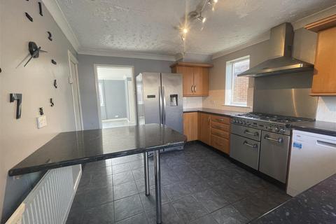 undefined, Beaulieu Gardens, Camberley GU17