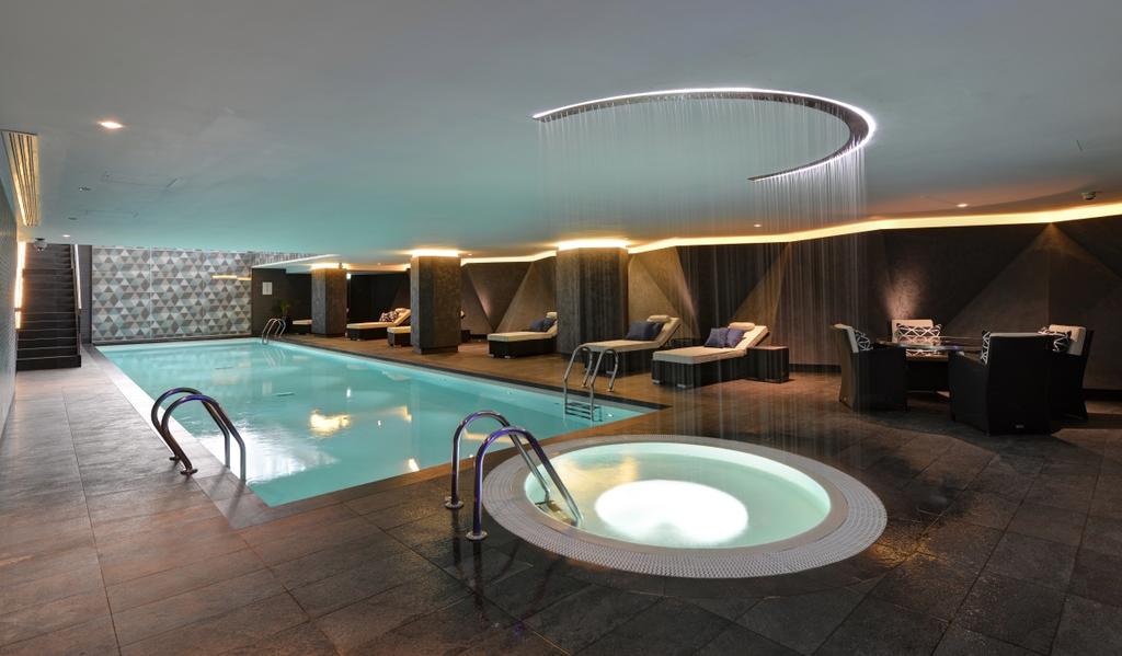 Swimming pool Hig...