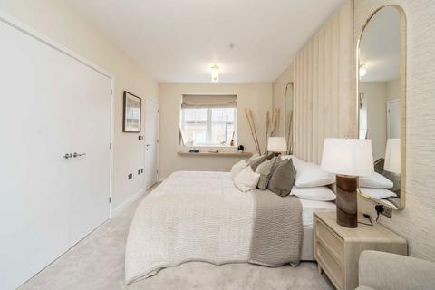 undefined, Warwick Road, LONDON W5