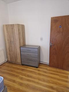 3 bedroom terraced house to rent, salford M6
