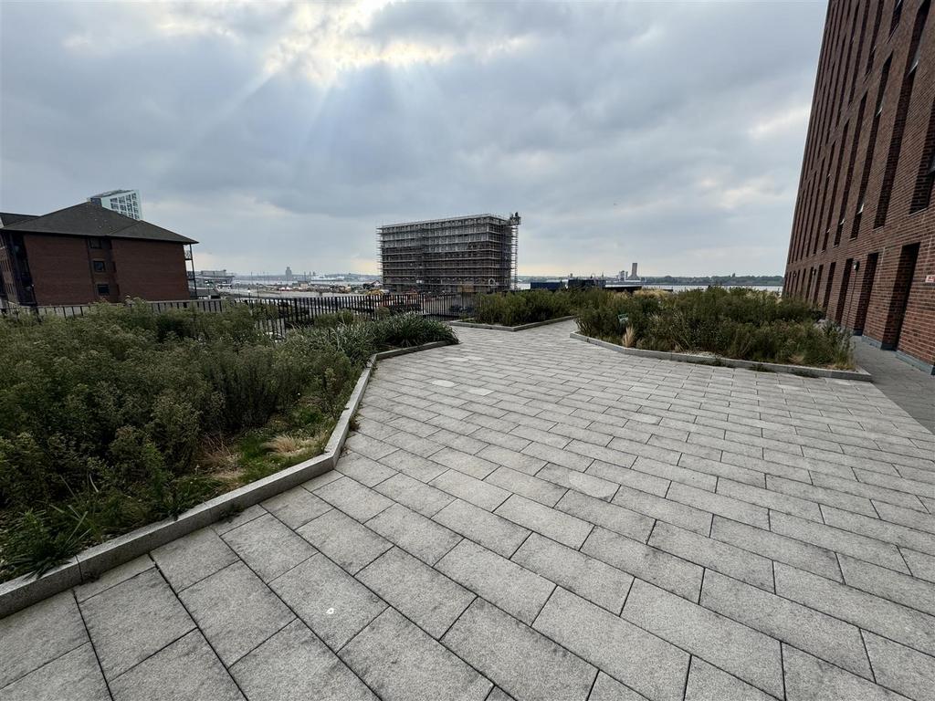 Park Central Communal Terrace.jpeg