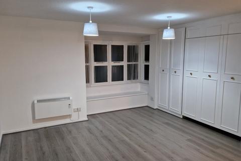 1 bedroom flat for sale, Kingsdale Court, Swanscombe, DA10