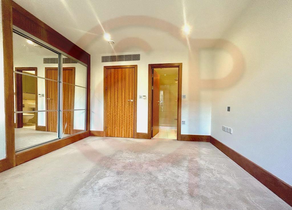 Master bedroom 1.jpg