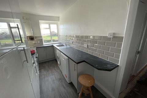 3 bedroom flat to rent, Dartmouth Cout