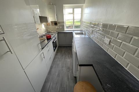 3 bedroom flat to rent, Dartmouth Cout
