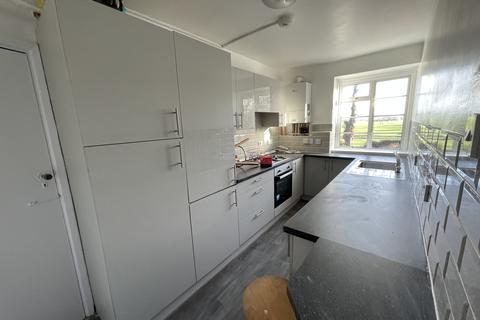 3 bedroom flat to rent, Dartmouth Cout