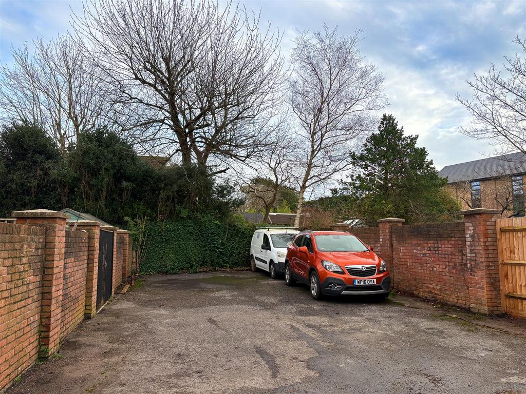 Po W Parking Rear.jpg