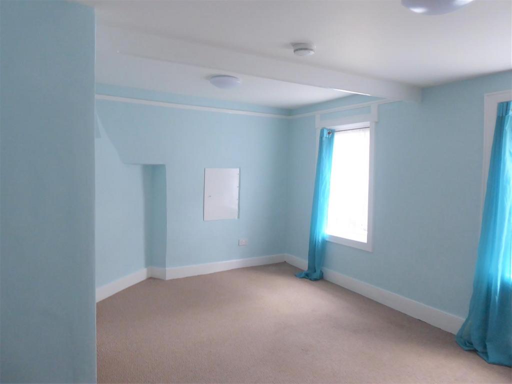Lounge 2.JPG