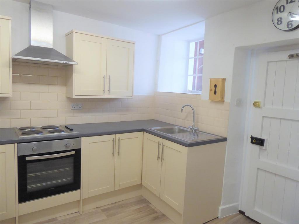 Kitchen 2.JPG