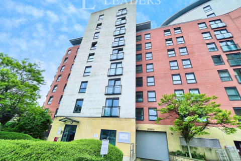 2 bedroom flat to rent, Mackenzie House, Chadwick Street, LS10