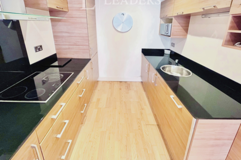 2 bedroom flat to rent, Mackenzie House, Chadwick Street, LS10