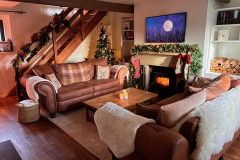 3 bedroom cottage for sale, Edge End, Dobcross OL3