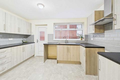 2 bedroom terraced house to rent, Kirkby Road, Hemsworth , WF9 4DE