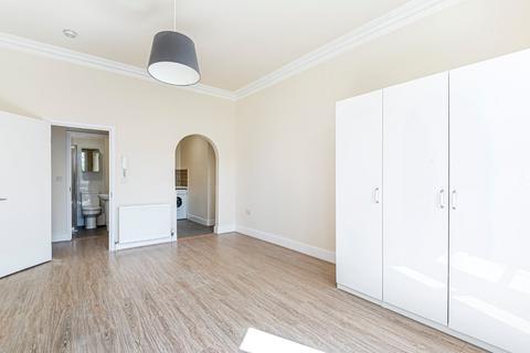 undefined, Fortis Green, London, N2